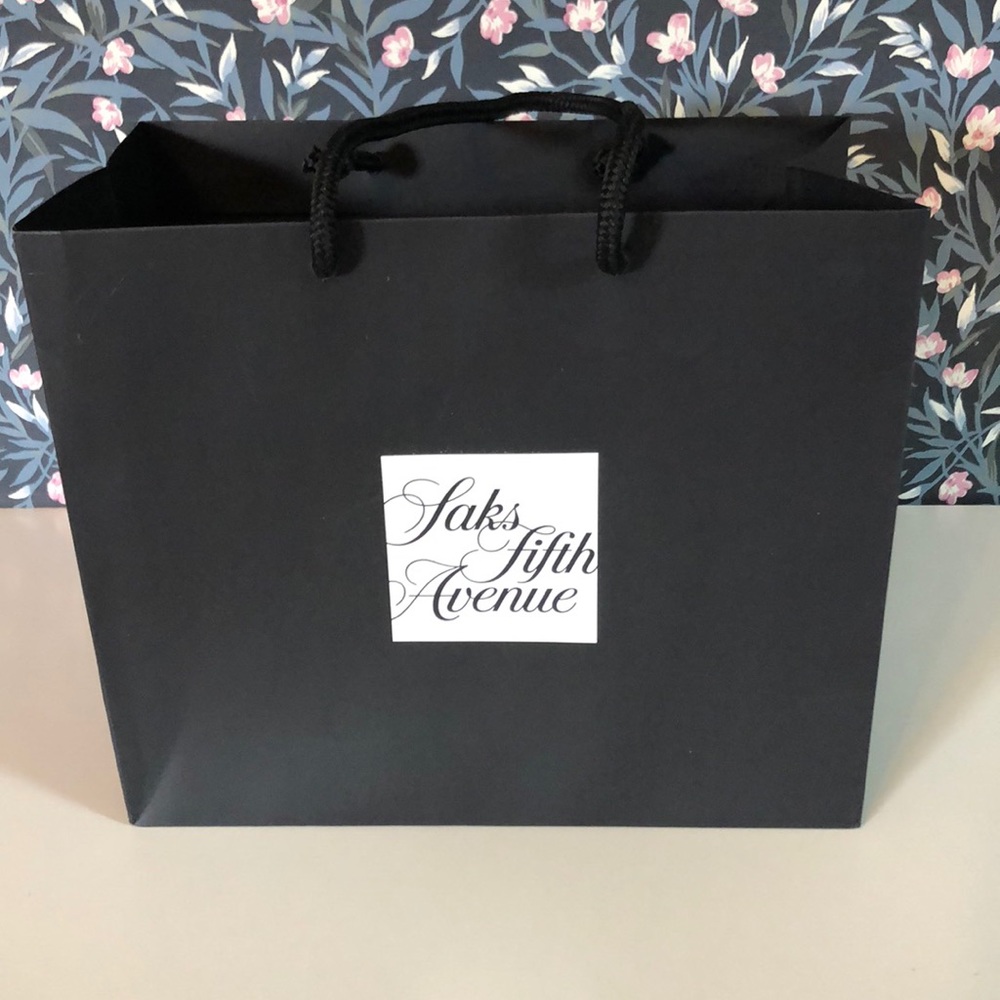 Saks Fifth Avenue medium paper gift bag